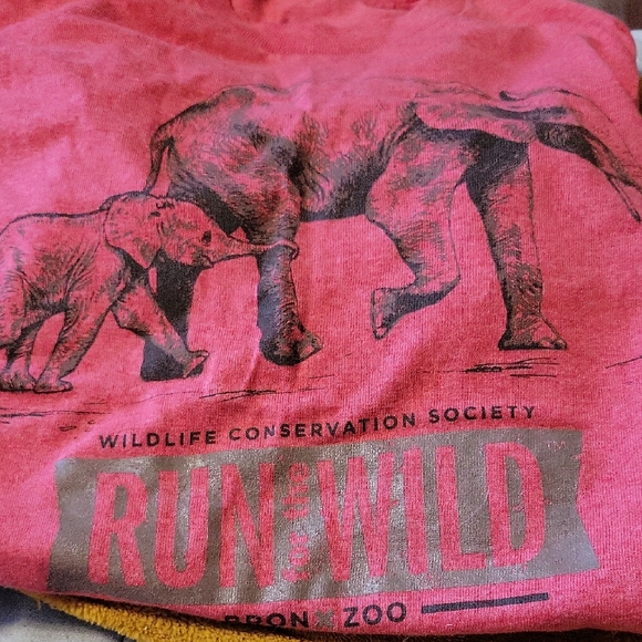 Delta Pink Short Sleeve Tee with Elephant Print - Picture 1 of 1